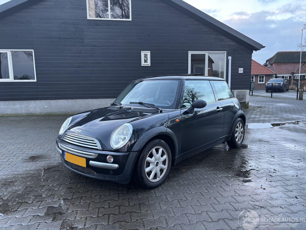 Mini One 1.6 EDITION PANO AIRCO B.J 2003 geen schade APK t/m Maart 2027 !!!!