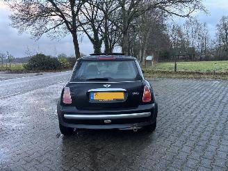 Mini One 1.6 EDITION PANO AIRCO B.J 2003 geen schade APK t/m Maart 2027 !!!! picture 7