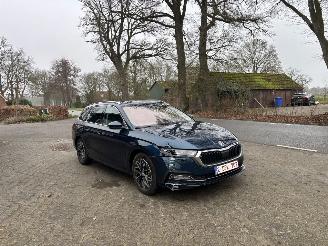 Skoda Octavia eTSI AUTOMAAT HYBRIDE NAVI CLIMA VIRT DASH CAMERA TREKHAAK LED B.J 12-2024 picture 3