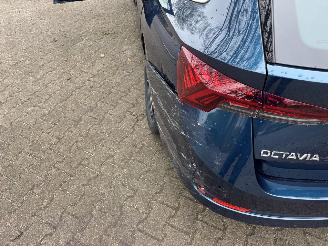 Skoda Octavia eTSI AUTOMAAT HYBRIDE NAVI CLIMA VIRT DASH CAMERA TREKHAAK LED B.J 12-2024 picture 22