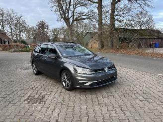 Schadeauto Volkswagen Golf VARIANT TSI 110 PK NAVI CLIMA CAMERA PDC PARK ASS B.J 2020 2018/1