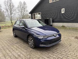 krockskadad bil auto Volkswagen Golf 8 GTE PLUG IN HYBRIDE AUTOMAAT STYLE NAVI CLIMA CAMERA LED B.J 2023 2023/10