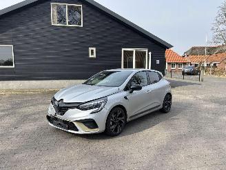Auto incidentate Renault Clio 1.6 E-TECH HYBRIDE 145 AUTOMAAT NAVI CLIMA CAMERA LED B.J 2023 12 dkm 2023/2