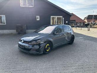 krockskadad bil auto Volkswagen Golf GTI TCR 300 PK SPECIAL EDITION PANO LEER DYNO AUDIO NAVI CLIMA VIRT DASH B.J 2019 2019/1
