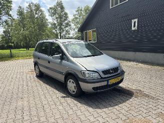 Opel Zafira 1.6 BENZINE 7 Persoons  B.J 2000. ( sloop/loop/onderdelen) picture 3
