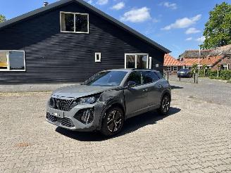 krockskadad bil auto Peugeot 2008 1.2 AUTOMAAT130 PK NAVI CLIMA CAMERA LED B.J 2024 2024/1