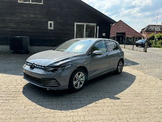 Coche accidentado Volkswagen Golf 1.5 ETSI HYBRIDE AUTOMAAT NAVI CLIMA CAMERA LED B.J 2024 2024/1