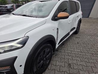 Unfallwagen Dacia Jogger EXTREEM 5 P NAVI CLIMA CAMERA LED B.J 04-2024 2024/4