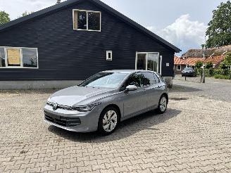 krockskadad bil auto Volkswagen Golf FACELIFT 8.5 1.5 EDITION CLIMA CAMERA LED PDC B.J 2025 2025/1