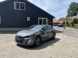  Peugeot 208 1.2 HYBRIDE 136 PK PANO AUTOMAAT NAVI CLIMA CAMERA LED B.J 2025 2025/7