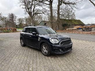 Vaurioauto  passenger cars Mini Countryman COOPER SPORT HYBRIDE PLUG IN SE 4AWD AUTOMAAT NAVI CLIMA LEER LED PDC STOELVERW B.J 12-2019 2019/12