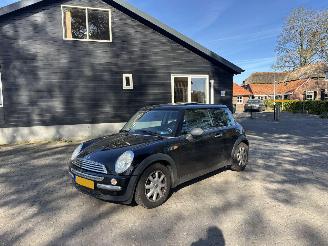 Schadeauto Mini One 1.6 Panodak Airco elec pakket B.J 2003 inruiler geen schade 2003/5