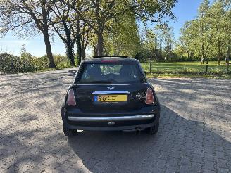 Mini One 1.6 Panodak B.J 2003 inruiler picture 8