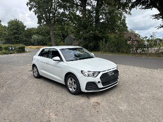 Audi A1 25 TFSI 95 PK VIRT DASH AIRCO PDC B.J 2023 lichte schroefschade picture 3