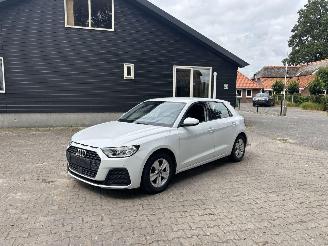 skadebil auto Audi A1 TFSI 95 PK VIRT DASH AIRCO PDC B.J 2023 LICHTE SCHROEFSCHADE 2023/3