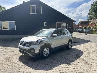 Coche accidentado Volkswagen T-Cross 110 PK AUTOMAAT NAVI CLIMA CAMERA VIRT DASH B.J 09-2023 2023/9