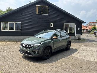 damaged passenger cars Dacia Sandero STEPWAY 110 PK EXTREEM NAVI CLIMA CAMERA LED B.J 2024 FACELIFT 2024/3