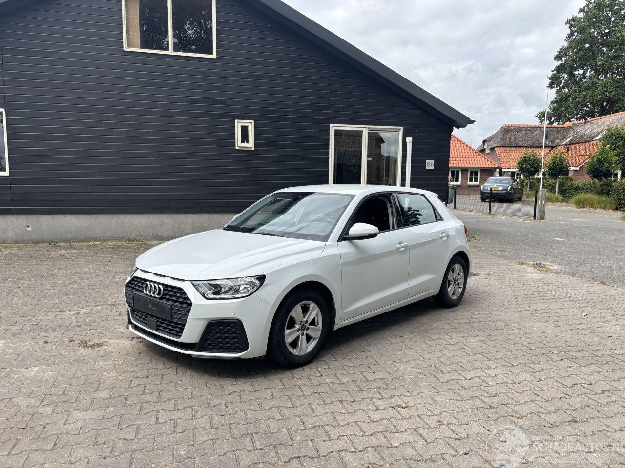 Audi A1 TFSI VIRT DASH AIRCO PDC B.J 2023 LICHTE SCHROEFSCHADE