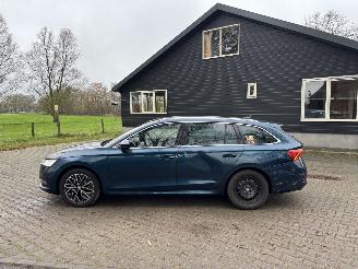 Skoda Octavia TSI AUTOMAAT HYBRIDE NAVI CLIMA VIRT DASH CAMERA TREKHAAK LED B.J 12-2024 picture 5