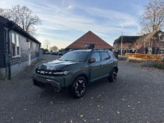 damaged passenger cars Dacia Duster AUTOMAAT 1.6 HYBRIDE NAVI CLIMA CAMERA PDC LED B.J 12-2024 2024/12