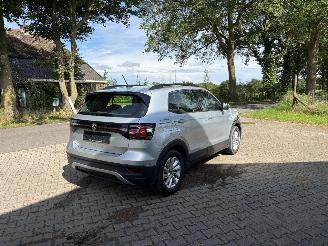 skadebil auto Volkswagen T-Cross AUTOMAAT 110 PK NAVI CLIMA CAMERA VIRT DASH B.J 09-2023 2023/9