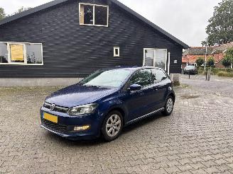 Schadeauto Volkswagen Polo TDI NAVI AIRCO STOELVERW CRUISE B.J 2011 2011/1