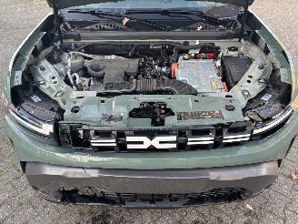 Dacia Duster AUTOMAAT 1.6 HYBRIDE NAVI CLIMA CAMERA PDC LED B.J 12-2024 picture 15