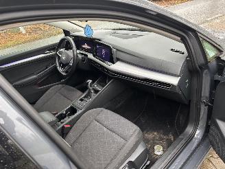 Volkswagen Golf 8 TSI 110 PK NAVI CLIMA CAMERA LED PDC PRIVACY GLASS B.J 04-2023 picture 9
