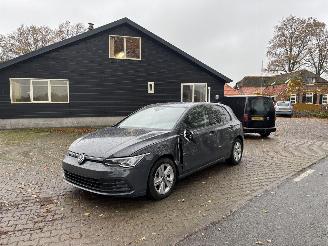 damaged passenger cars Volkswagen Golf 8 TSI 110 PK NAVI CLIMA CAMERA LED PDC PRIVACY GLASS B.J 04-2023 2023/4