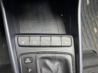 Hyundai I-20 AUTOMAAT 100 PK PREMIUM SPORT BOSE NAVI CLIMA CAMERA LED B.J 12-2024 picture 14