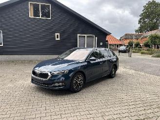 škoda osobní automobily Skoda Octavia AUTOMAAT HYBRIDE NAVI CLIMA VIRT DASH CAMERA TREKHAAK LED B.J 12-2024 2024/12