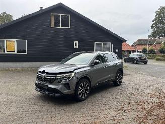 skadebil auto Renault Austral E-TECH TECHNO PANO AUTOMAAT LED NAVI CAMERA CLIMA B.J 11-2024 2024/11