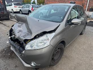krockskadad bil auto Peugeot 208 I  ACTIVE 2014/4