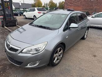 krockskadad bil auto Opel Astra J  ENJOY 2011/9
