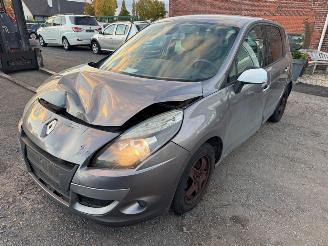 Damaged car Renault Scenic  2011/3