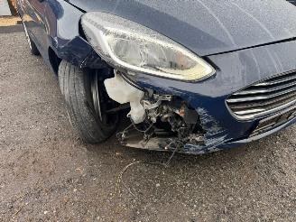 Ford Fiesta  picture 10