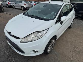 krockskadad bil auto Ford Fiesta TITANIUM 2011/1