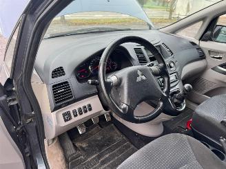 Mitsubishi Grandis  picture 16
