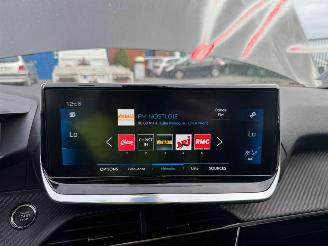 Peugeot 208  picture 25