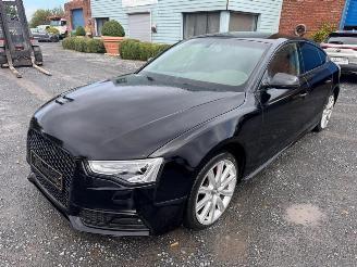 damaged passenger cars Audi S5  2015/11
