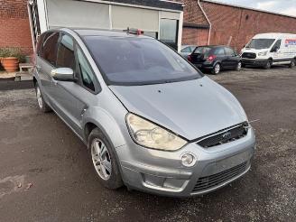 Ford S-Max  picture 3