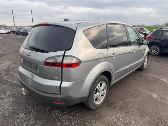 Ford S-Max  picture 5