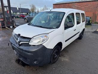 krockskadad bil auto Renault Kangoo  2019/11