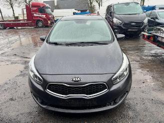 Schadeauto Kia Cee d CEEÂ´D LOUNGE 2012/9