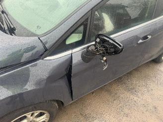 Ford Fiesta TITANIUM ECONETIC picture 9