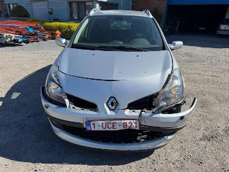 Schadeauto Renault Clio III GRANDTOUR EXCEPTION 2009/2