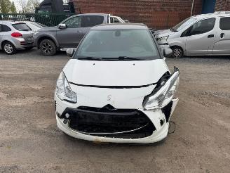 krockskadad bil auto Citroën DS3 SO CHIC 2014/5