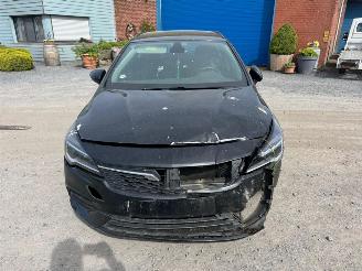 krockskadad bil auto Opel Astra K  EDITION 2019/8