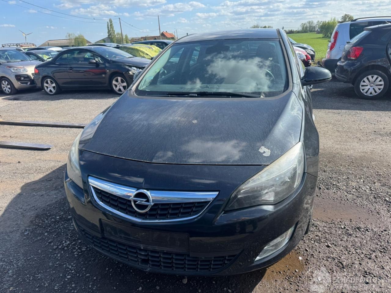 Opel Astra J  ACTIVE