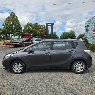 Damaged car Toyota Verso ACTIVE 2012/2